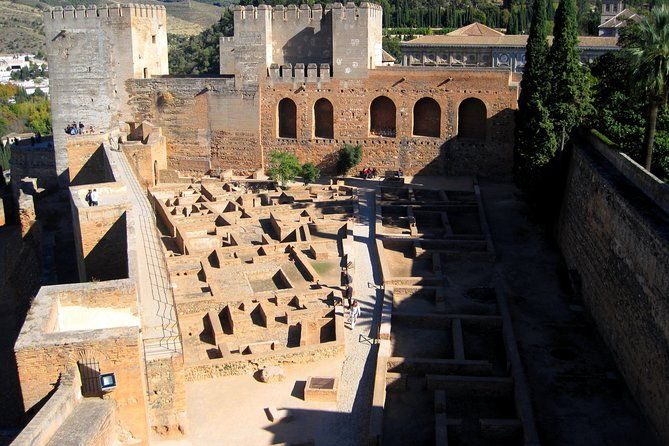 guided-tour-of-the-alhambra-generalife-and-its-gardens