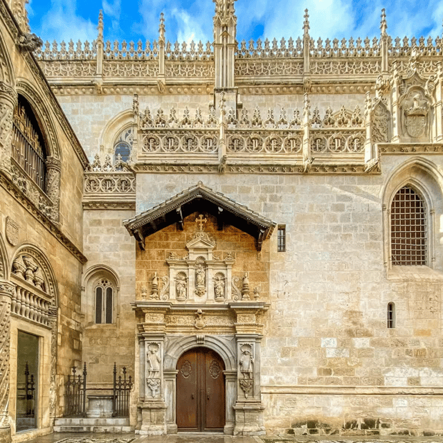 guided-tour-of-the-cathedral-and-royal-chapel-and-its-surroundings