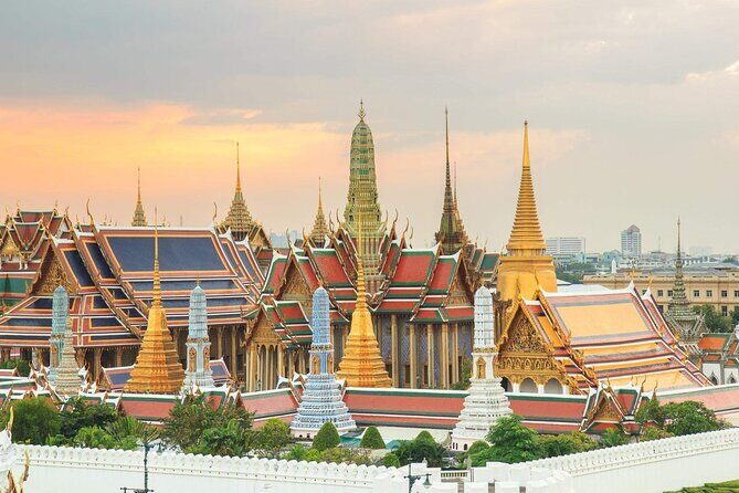 Guided Tour of The Grand Palace and Temple of the Emerald Buddha - Key Points