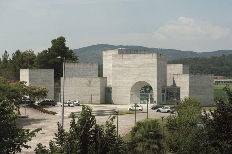guided-tour-of-the-interpretation-center-of-romanesque-art