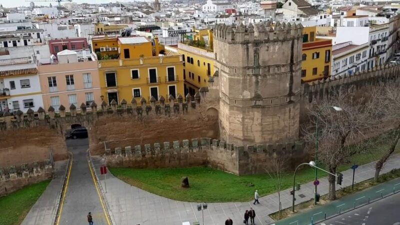 guided-tour-of-the-macarena-neighborhood