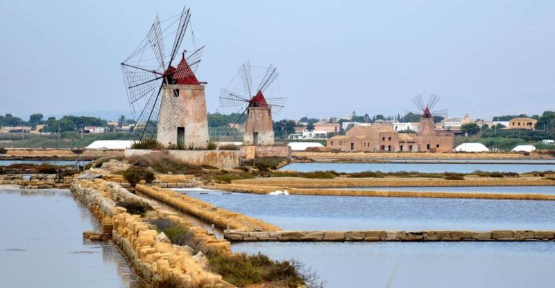 guided-tour-of-the-marsala-salt-pans-and-salt-harvesting