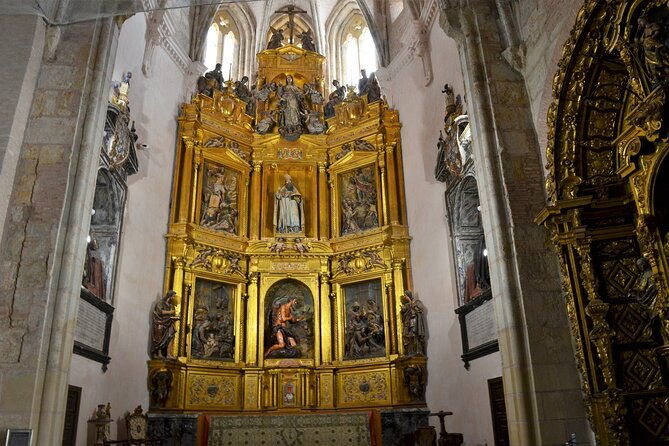 guided-tour-of-the-monastery-of-san-isidoro-del-campo-2