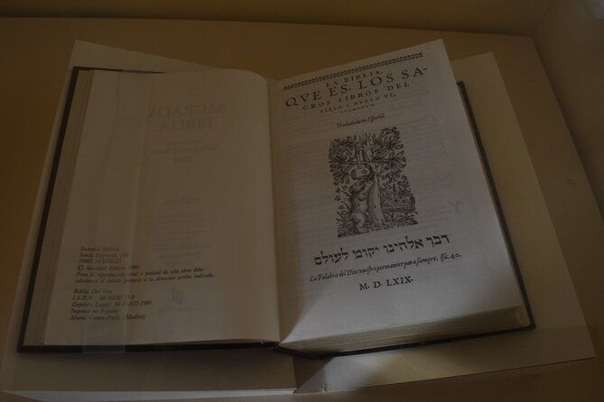 guided-tour-of-the-monastery-of-san-isidoro-del-campo