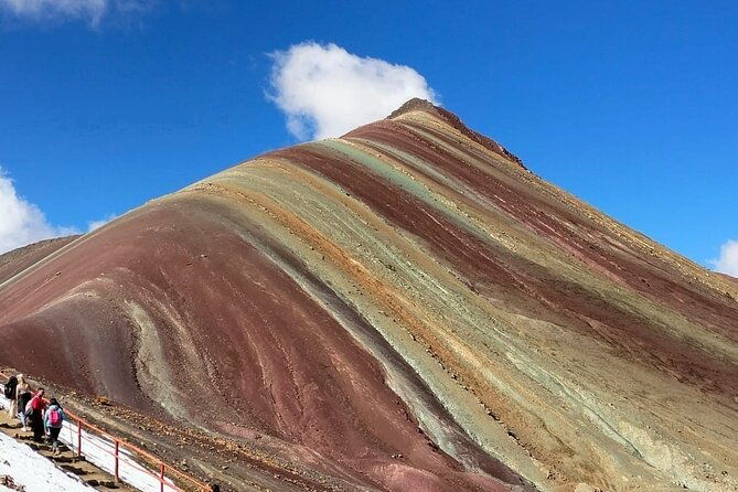 guided-tour-of-the-mountain-of-colors-in-cusco