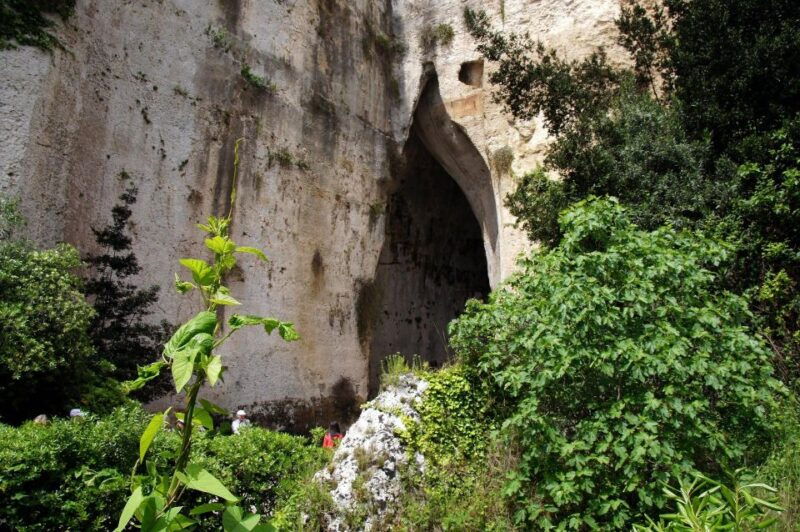 guided-tour-of-the-neapolis-archaeological-park-and-ortigia