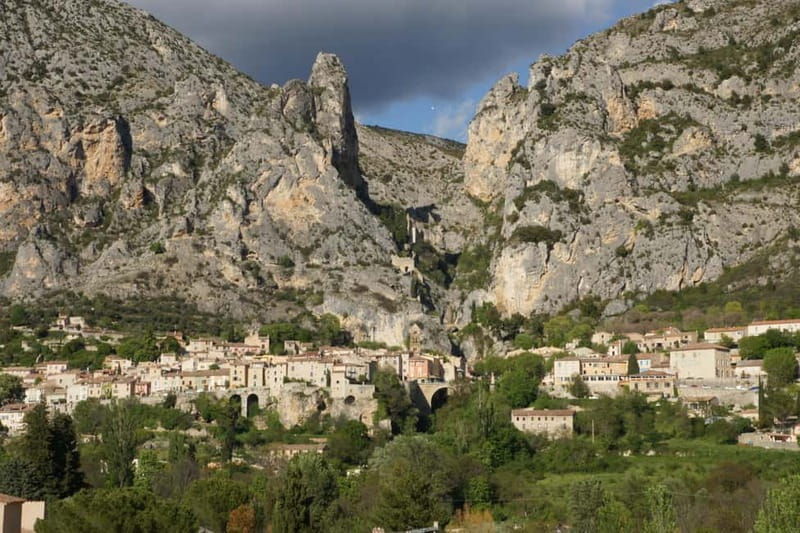 Guided tour of the old town of Moustiers Sainte Marie - Who will love this tour?
