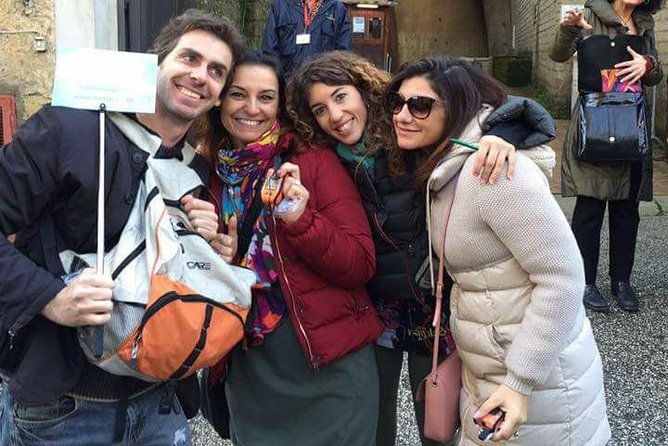 guided-tour-of-the-sanita-district-with-an-art-expert