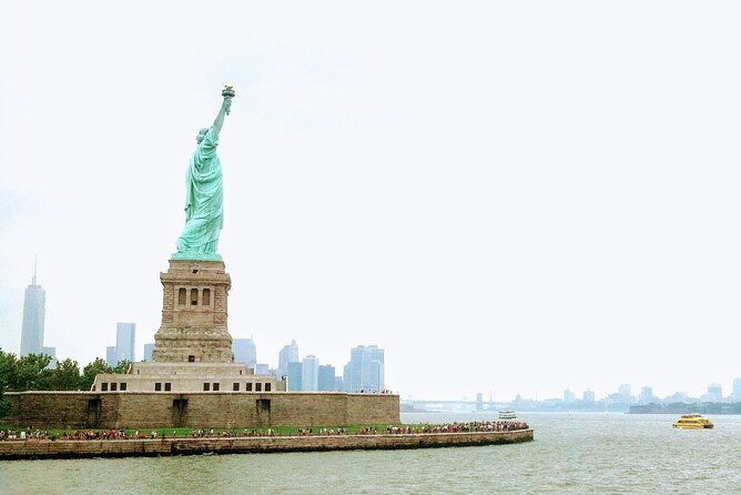 guided-tour-of-the-statue-of-liberty-in-new-york-en
