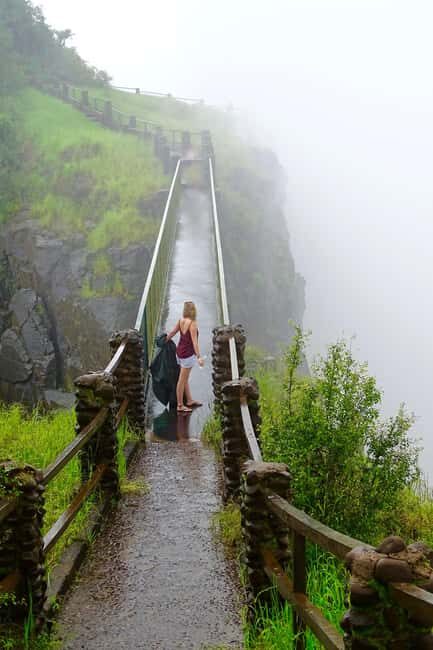 GUIDED TOUR OF THE VICTORIA FALLS ON THE ZAMBIAN SIDE - Key Points