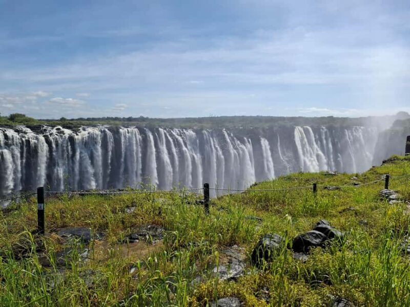 Guided tour of Victoria Falls and safari in Chobe Park - Key Points