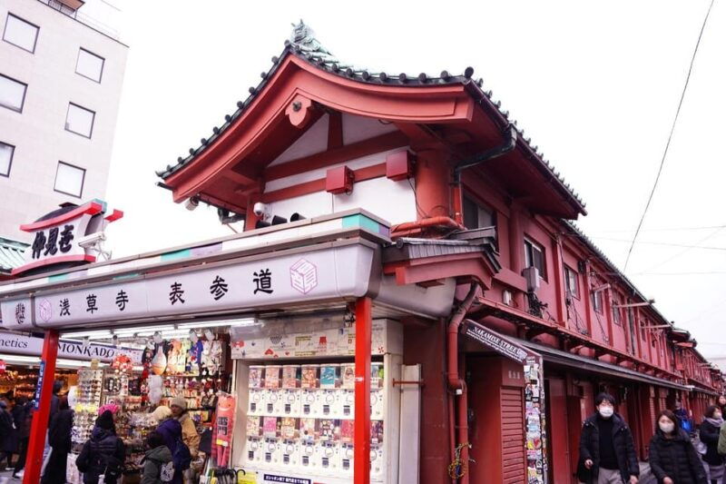 guided-tour-of-walking-and-photography-in-asakusa-in-kimono