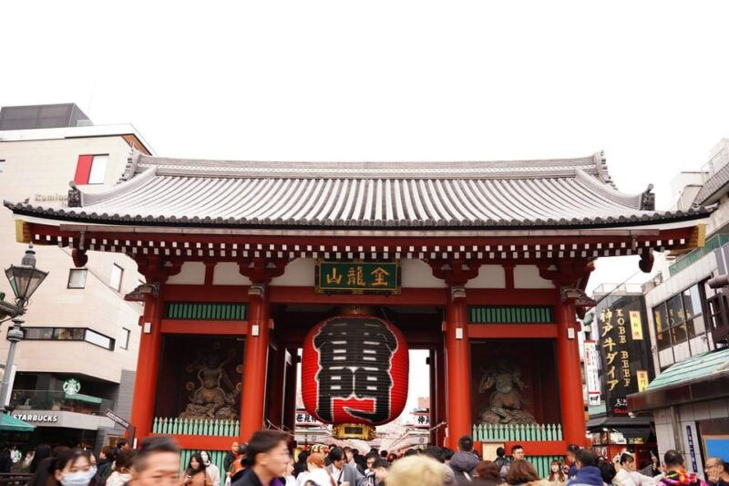 guided-tour-of-walking-and-photography-in-asakusa-in-kimono