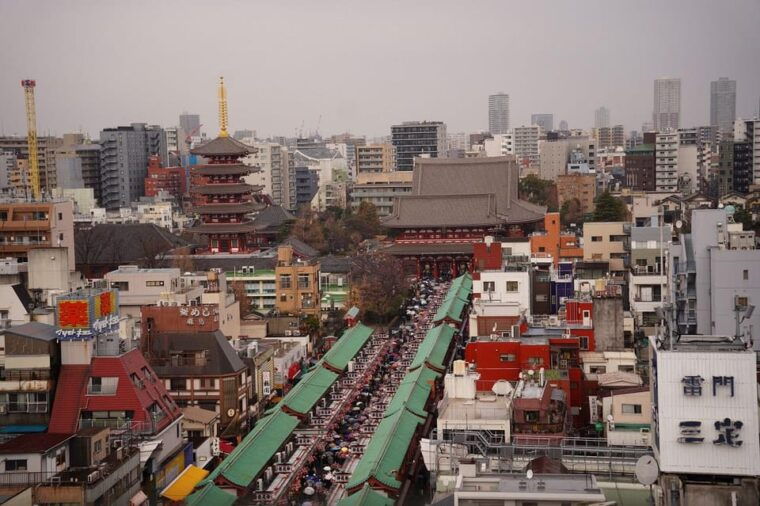 guided-tour-of-walking-and-photography-in-asakusa-in-kimono
