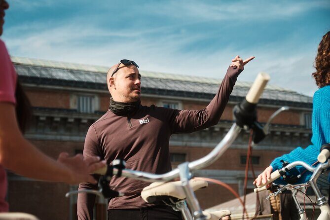 Guided tour on a Vintage Bike through Madrid - Why Choose a Vintage Bike Tour in Madrid?