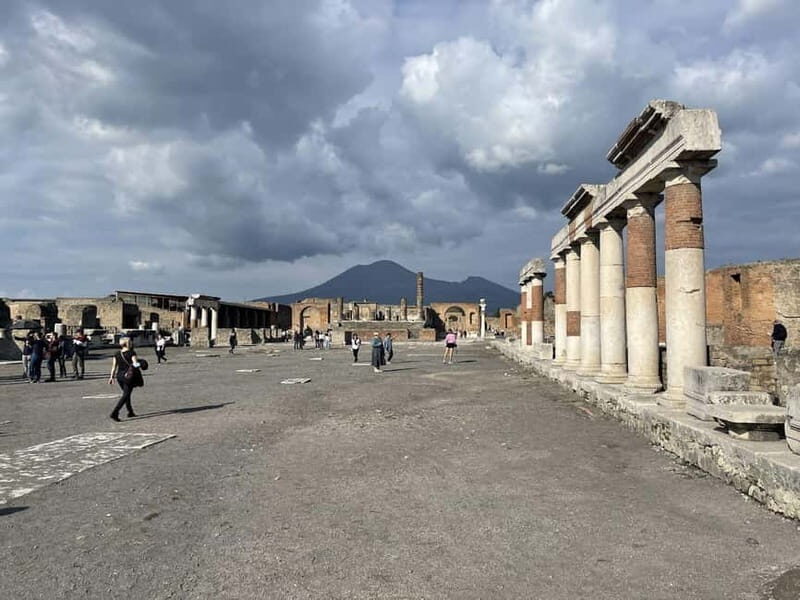 Guided Tour Pompeii And Vesuvius from Positano Skip the Line - The Experience: What You Can Expect from the Tour