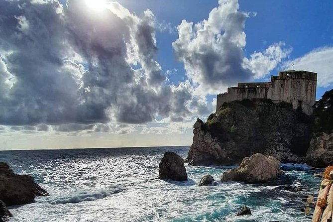 guided-tour-to-discover-dubrovniks-old-town-by-day-or-night