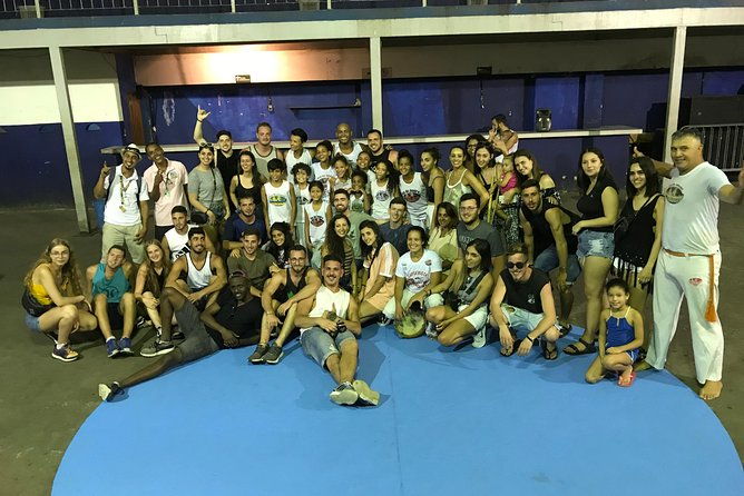 guided-tour-to-favela-santa-marta