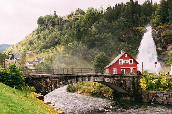 guided-tour-to-hardanger-fjord-waterfalls-and-ferry-crossing