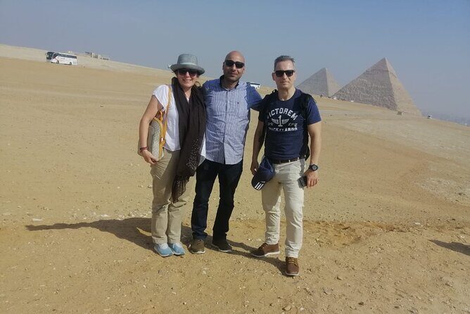 Guided tour to Pyramids of Giza, Sakkara & Memphis: Private Tour with Lunch - Additional Tips