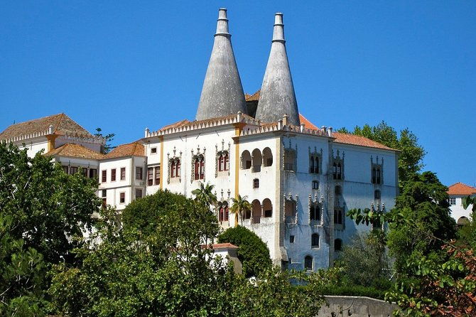 guided-tour-to-sintra-pena-regaleira-cabo-da-roca-and-cascais
