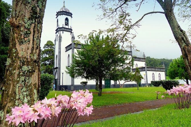guided-tour-to-the-sete-cidades-volcano-in-sao-miguel-azores