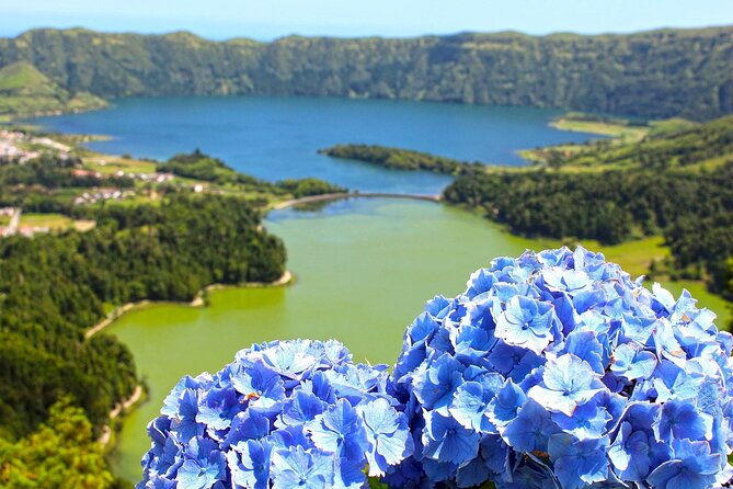 guided-tour-to-the-sete-cidades-volcano-in-sao-miguel-azores