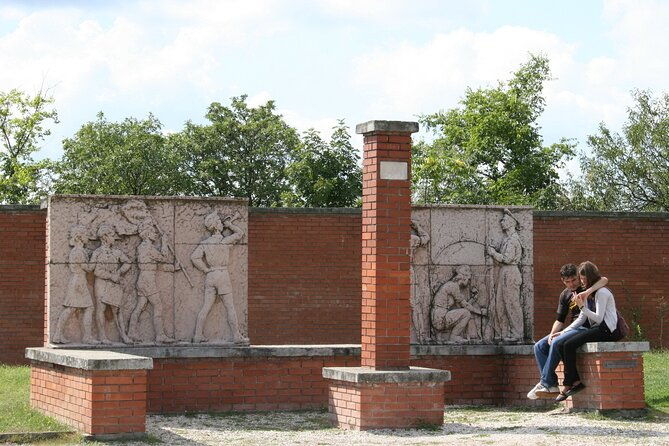 guided-tour-with-admission-in-memento-park