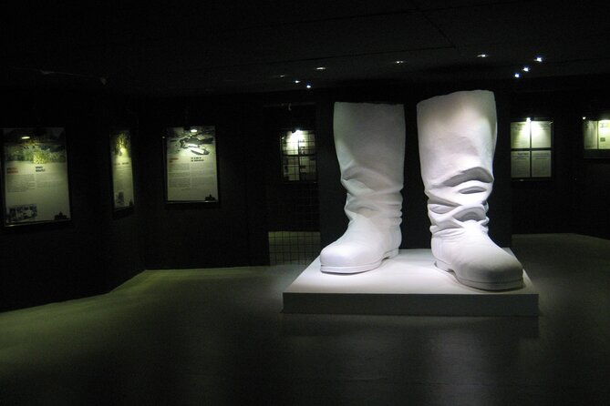 guided-tour-with-admission-in-memento-park