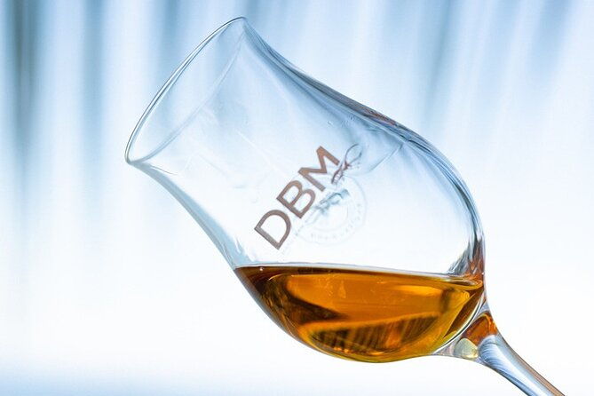 guided-tour-with-tasting-of-the-distillery-bonne-mere
