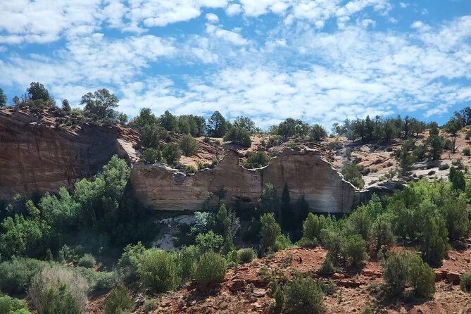 guided-tours-in-southern-utahs-slot-canyons-indian-ruins-and-national-parks