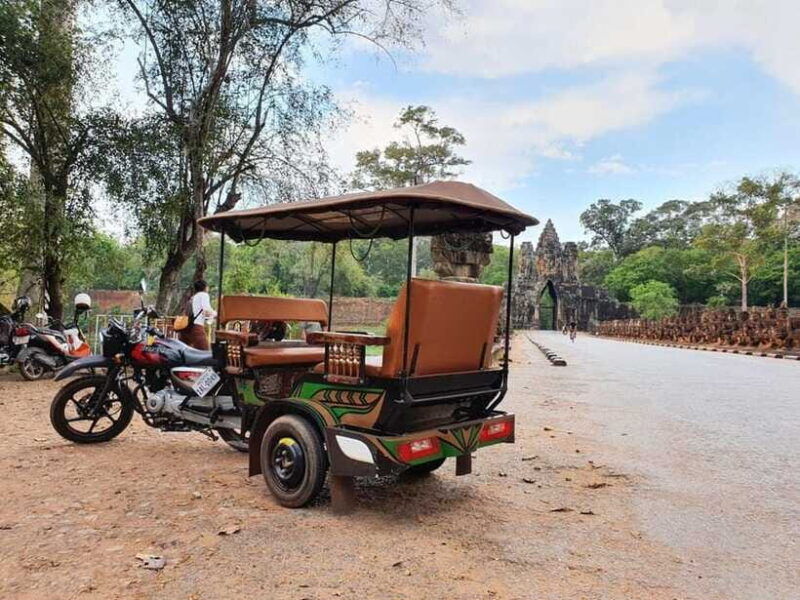 guided-trip-to-angkor-wat-angkor-thom-ta-prohm-by-tuk-tuk