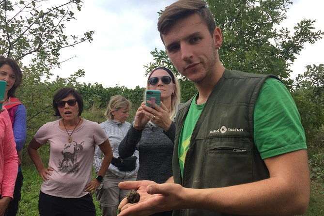 guided-truffle-hunt-istria