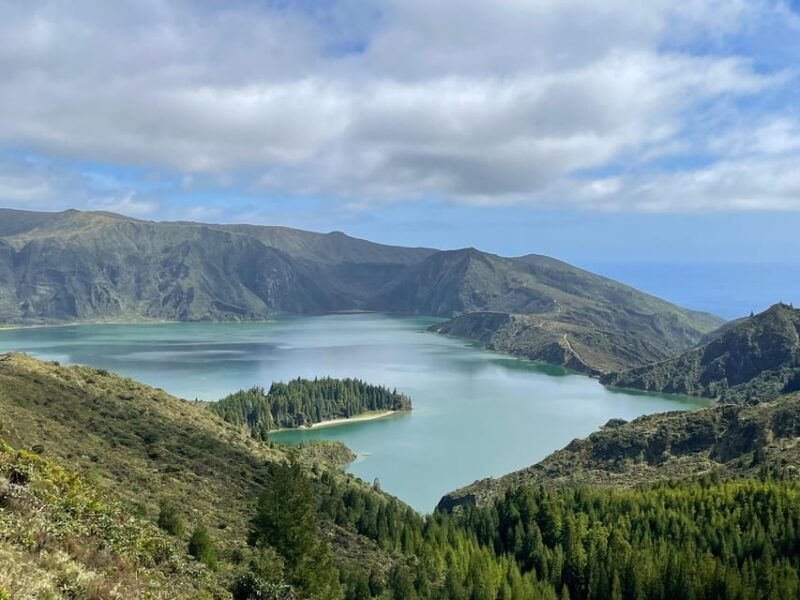 guided-van-tour-sete-cidades-lagoa-do-fogo-volcanic-lakes