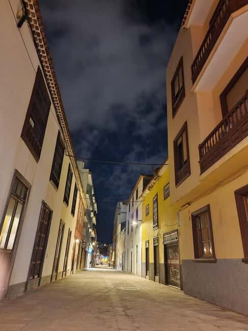 Guided visit and mysteries in San Cristóbal de La Laguna with a sweet treat. - Who will enjoy this experience?
