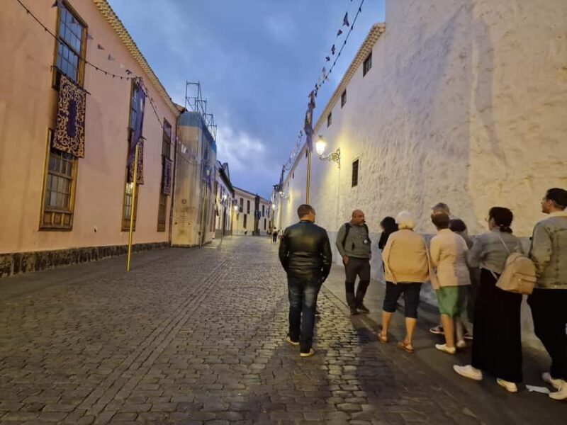 Guided visit and mysteries in San Cristóbal de La Laguna with a sweet treat. - FAQ
