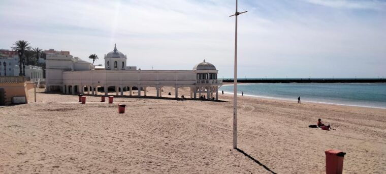 guided-visit-on-foot-through-cadiz-stories-from-the-hand-of-a-local-guide
