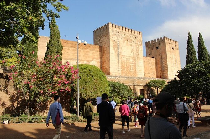 guided-visit-to-the-alhambra-nasrid-palaces-and-generalife