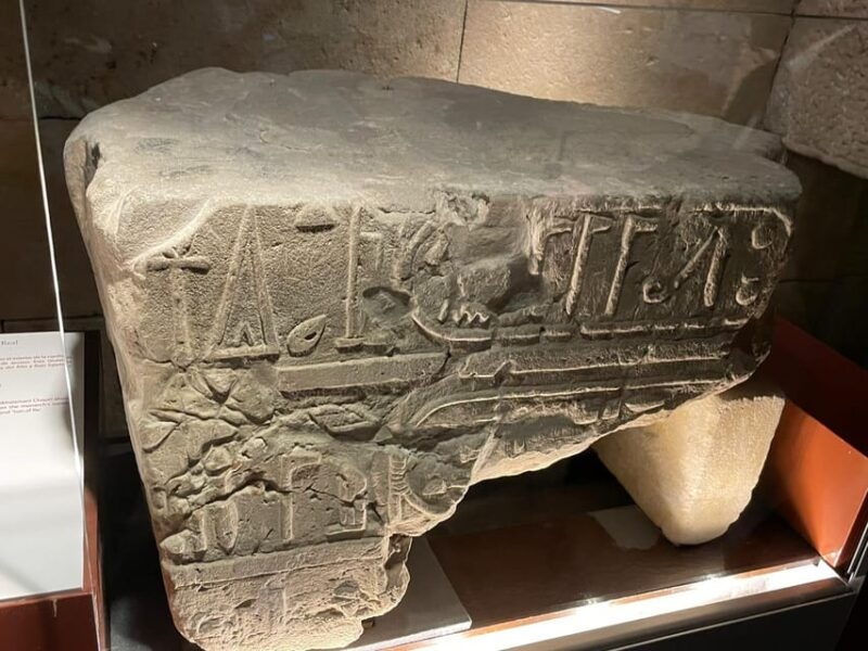 guided-visit-to-the-egyptian-temple-of-debod-madrid-de-los-austrias-tour