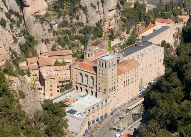 guided-visit-to-the-enchanting-montserrat-monastery