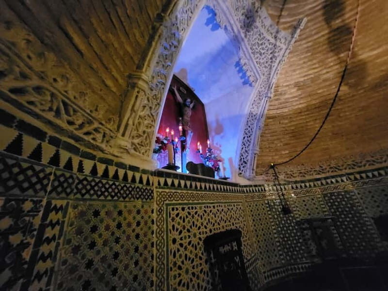 Guided visit to the San Lorenzo Arch, Air Raid Shelter and Mudejar Hall - Discovering the Hidden Treasures of Jaén: San Lorenzo Arch, Air Raid Shelter, and Mudejar Hall