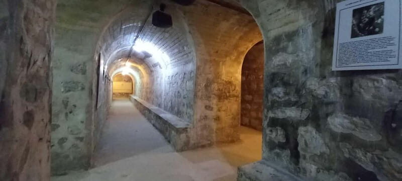 Guided visit to the San Lorenzo Arch, Air Raid Shelter and Mudejar Hall - Who Will Love This Tour?