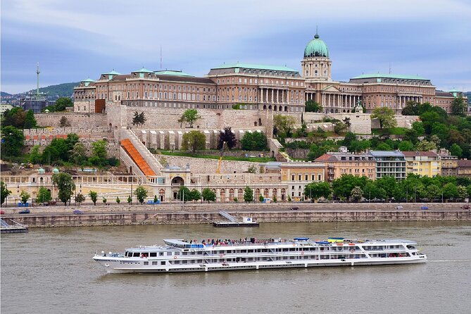 guided-walking-tour-in-budapest
