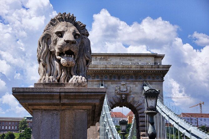 guided-walking-tour-in-budapest