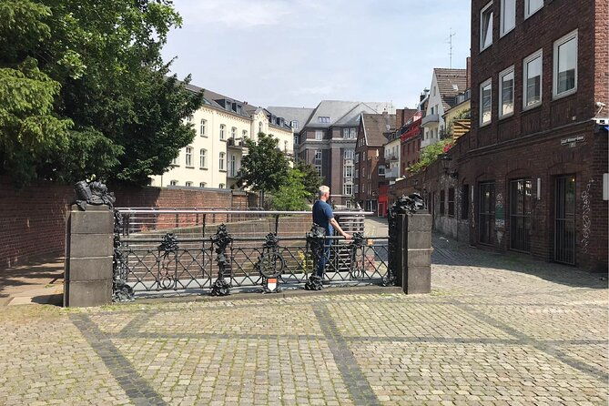 guided-walking-tour-in-dusseldorf