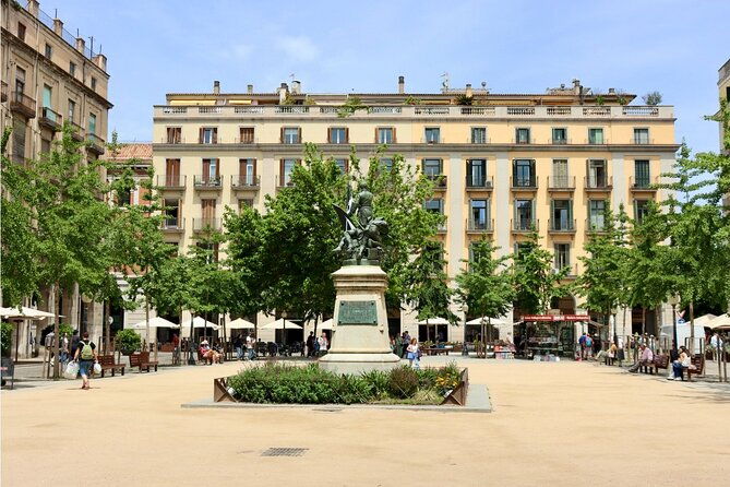 guided-walking-tour-in-girona-2