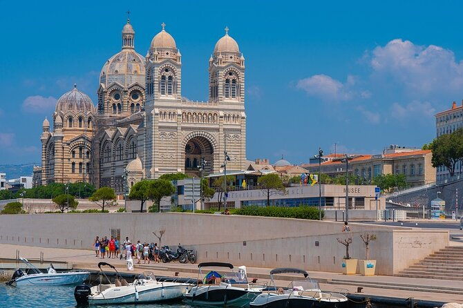 guided-walking-tour-in-marseille