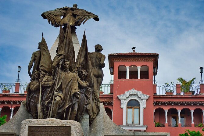 guided-walking-tour-in-panama-city