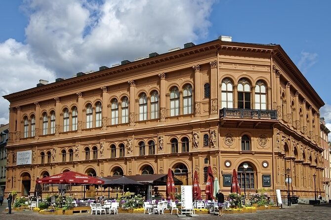 guided-walking-tour-in-riga