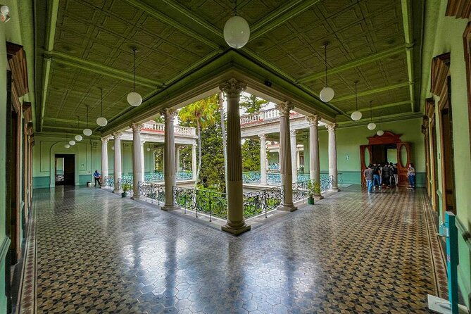 guided-walking-tour-in-san-salvador